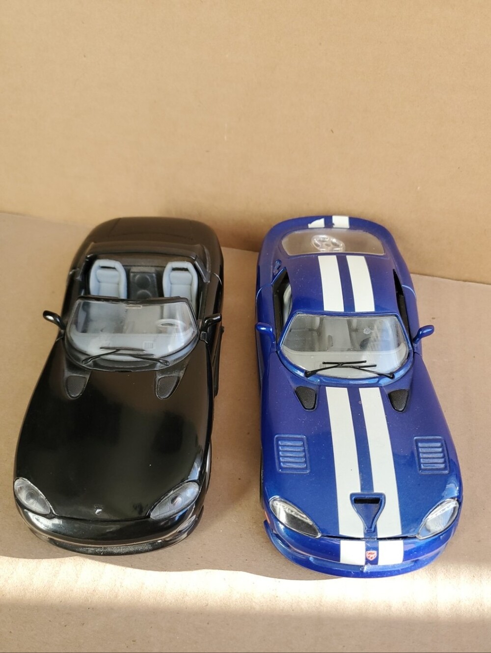 Maisto & Bburago 1996 Dodge Viper GTS Coupe Diecast 1:24 Model Cars Lot Blue
